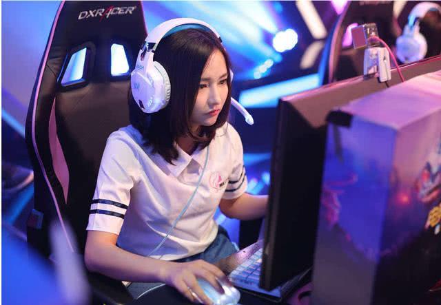  电竞退役选手转型，多领域发展开启人生新篇章