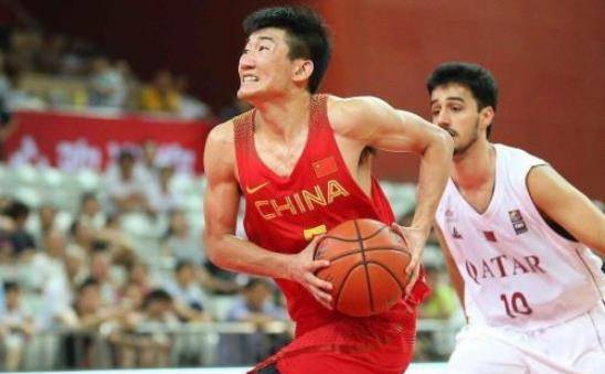  广州龙狮防守反击，爆冷击败浙江广厦队