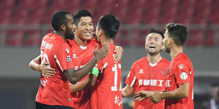  升班马展锋芒，主场力克传统豪强