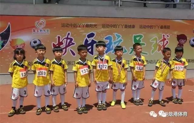  欧冠淘汰赛激情碰撞，顶级球星闪耀赛场