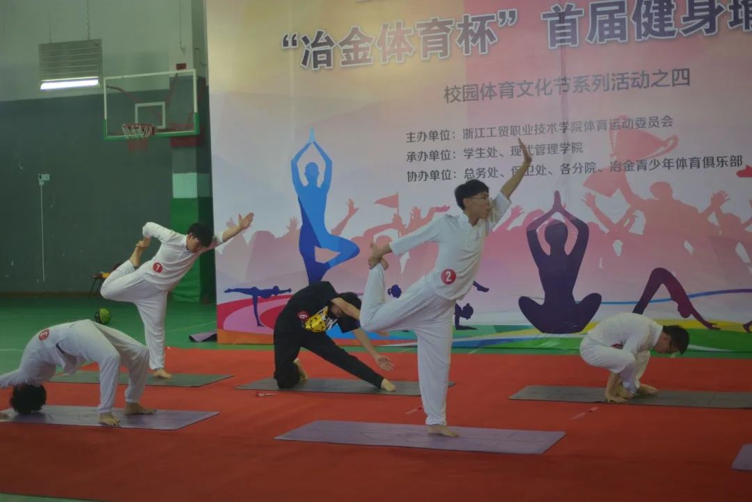  贾巴尔年终总决赛突围，首次参赛便进四强