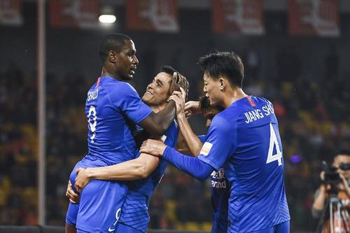  英超豪门曼联官宣新帅，球迷期待重塑辉煌