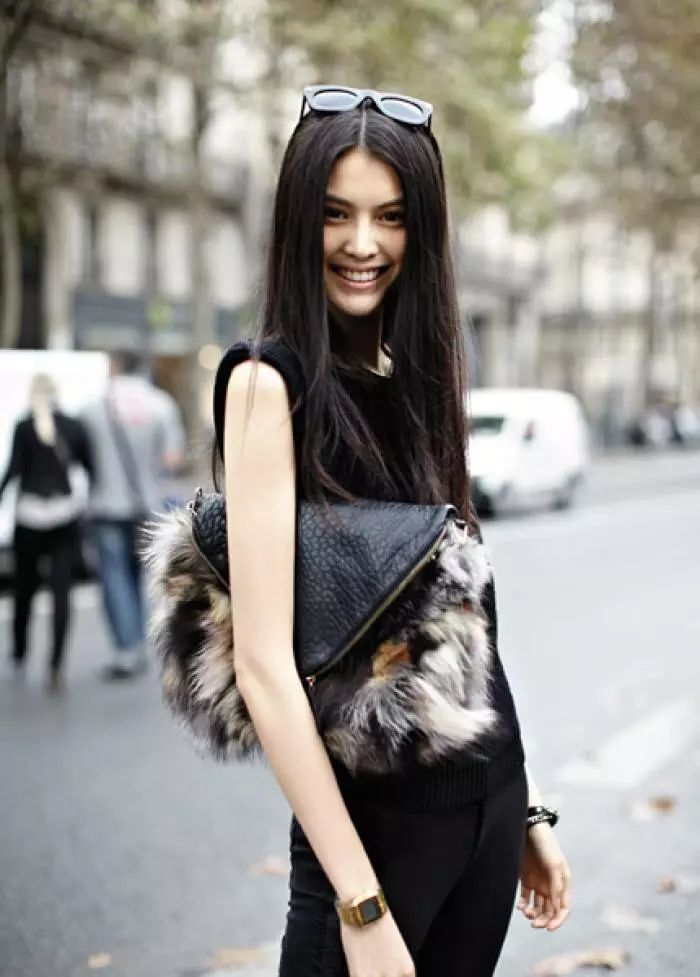  埃切维里正拍穿网，乌玛圭迪站新秀崭露头角